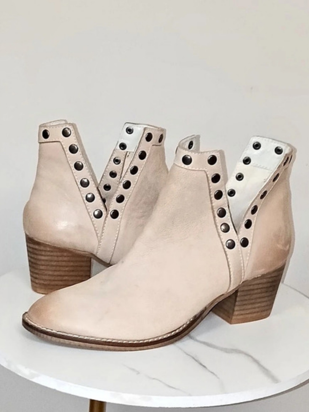 Vintage 7 Eight Taos Ivory Studded Leather Open Ankle Heeled Boots 8.5 Western